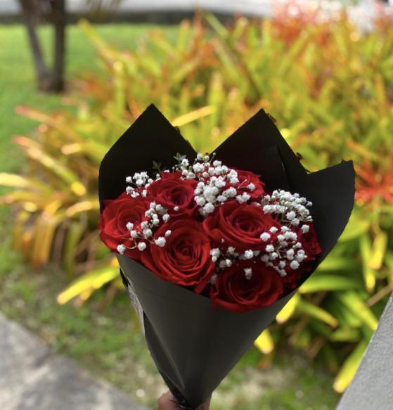 (1) Dozen Red Rose Bouquet