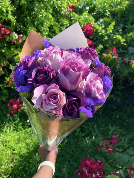 (1) Dozen Colored Roses