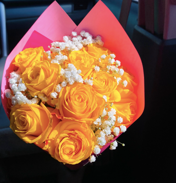 (1) Dozen Colored Roses