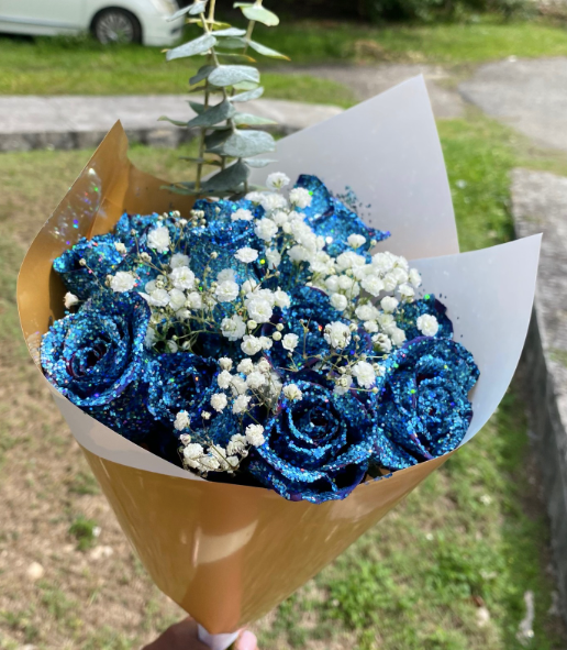 (1) Dozen Glitter Roses